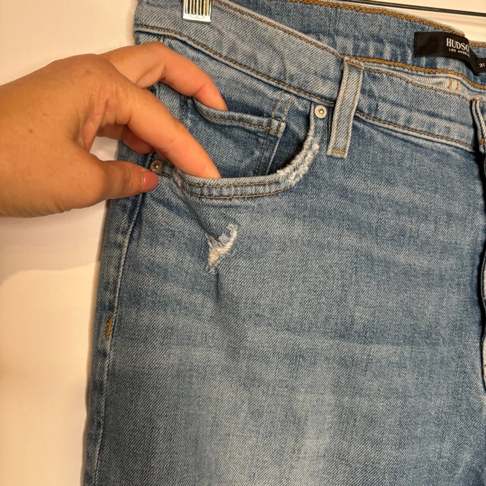 Hudson LANA BOYFRIEND Distressed Medium Light Blue Jeans Size 31
